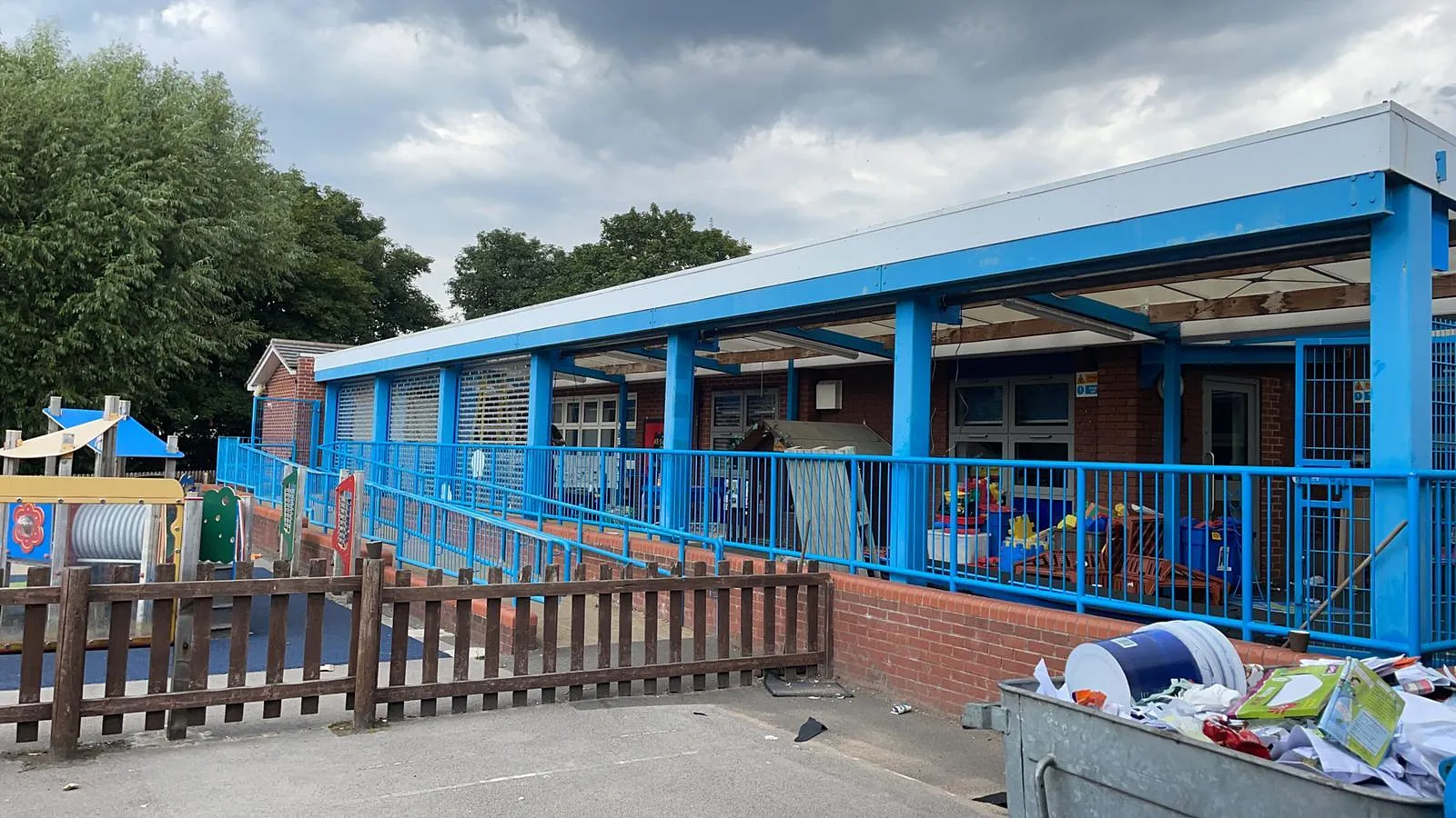 Transparent polycarbonate transpalink shutter at school