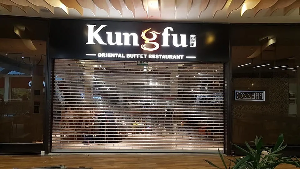 Restaurant roller shutter