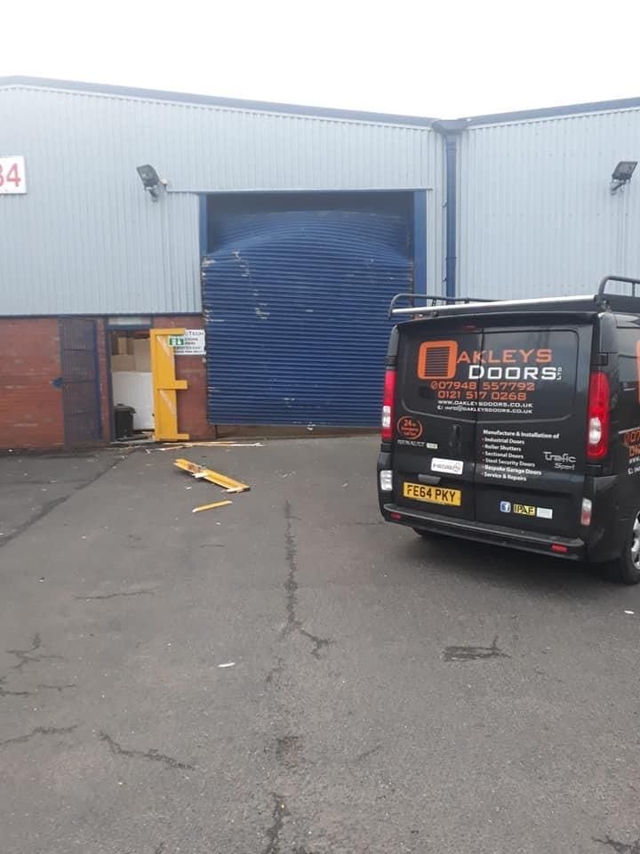Oakleys Doors 24 hour call out and van