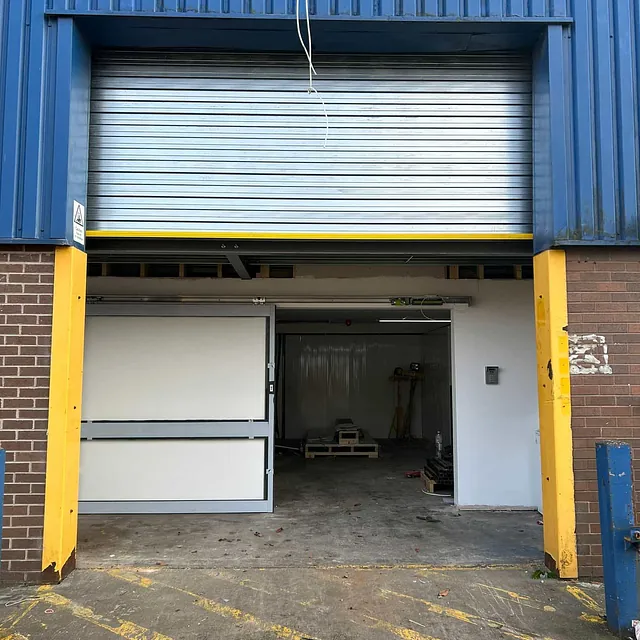 Galvanised roller shutter