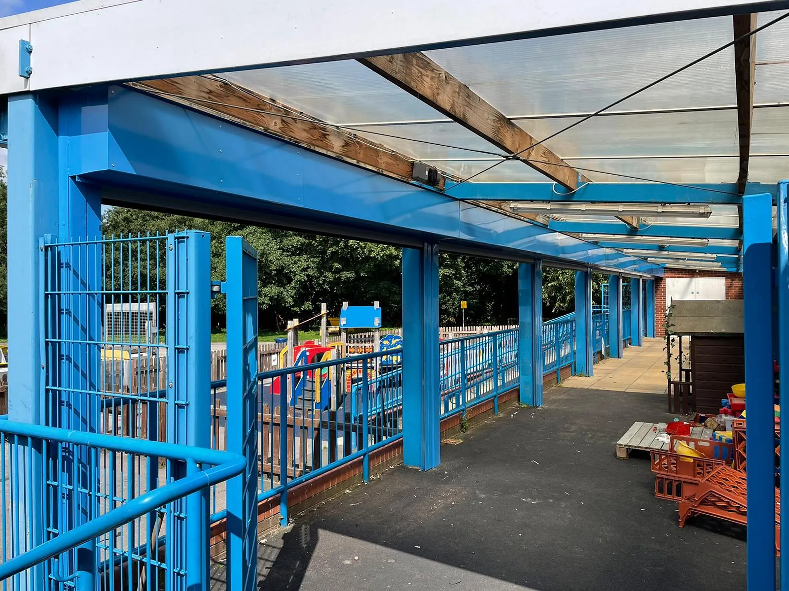 Transparent polycarbonate transpalink shutter at school