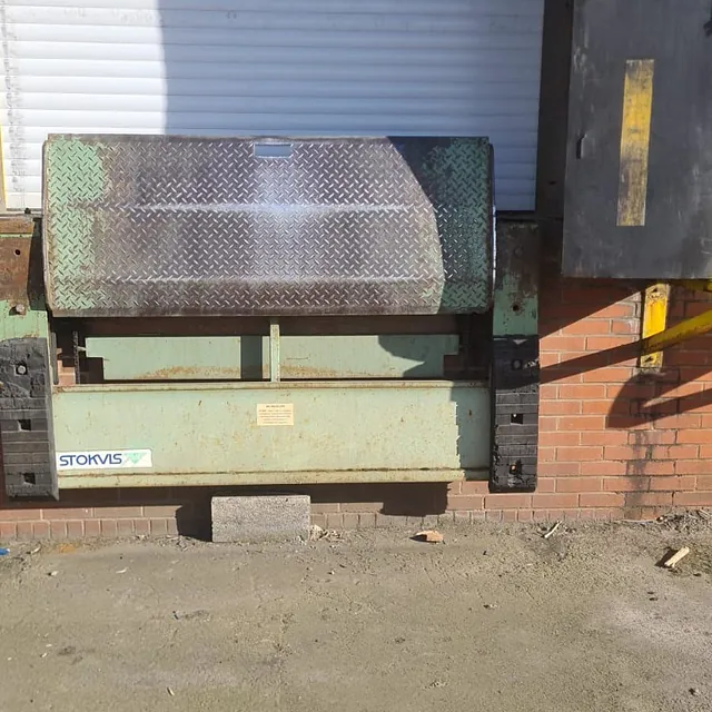 roller shutter and door leveller