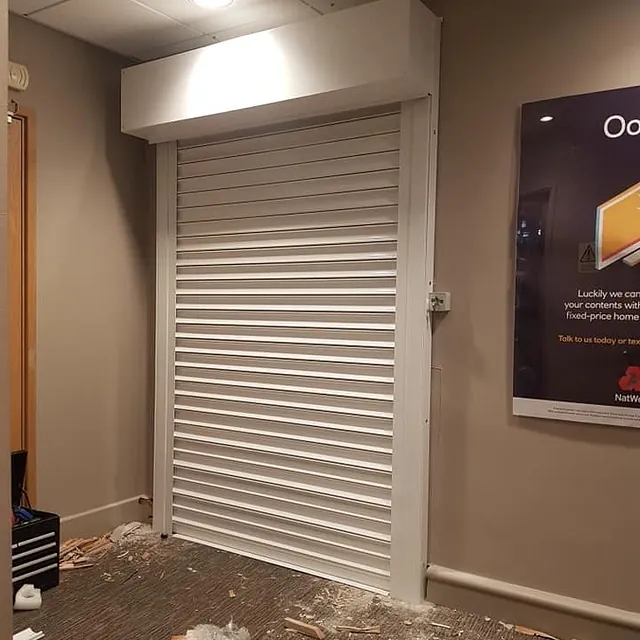 Internal white roller shutter