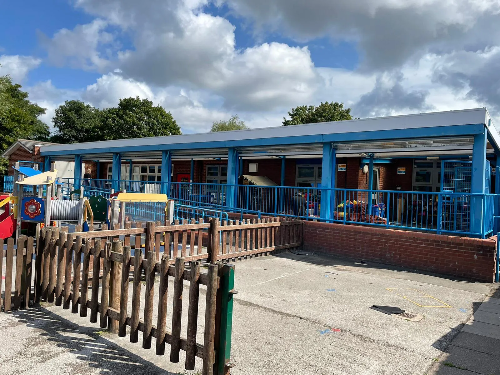 Transparent polycarbonate transpalink shutter at school