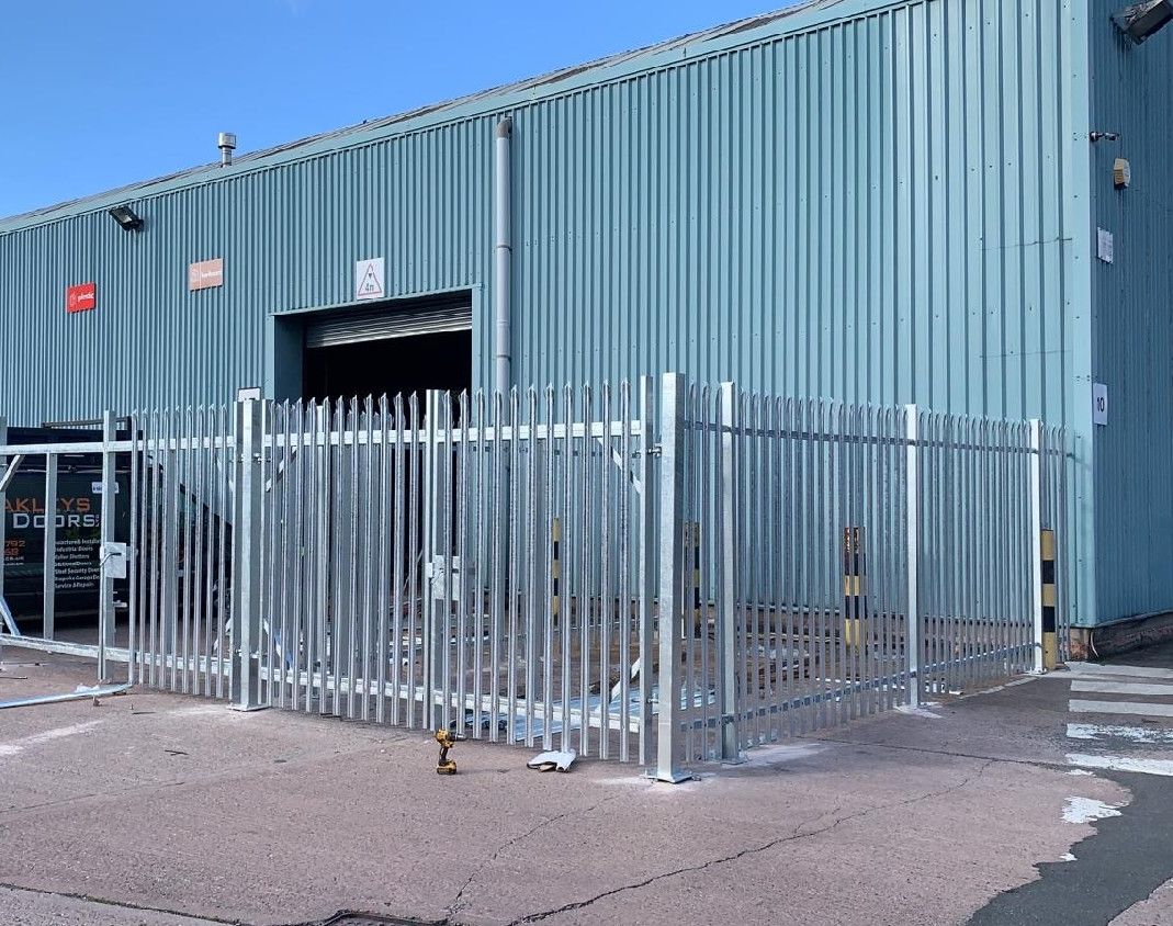 Industrial fencing and security gate