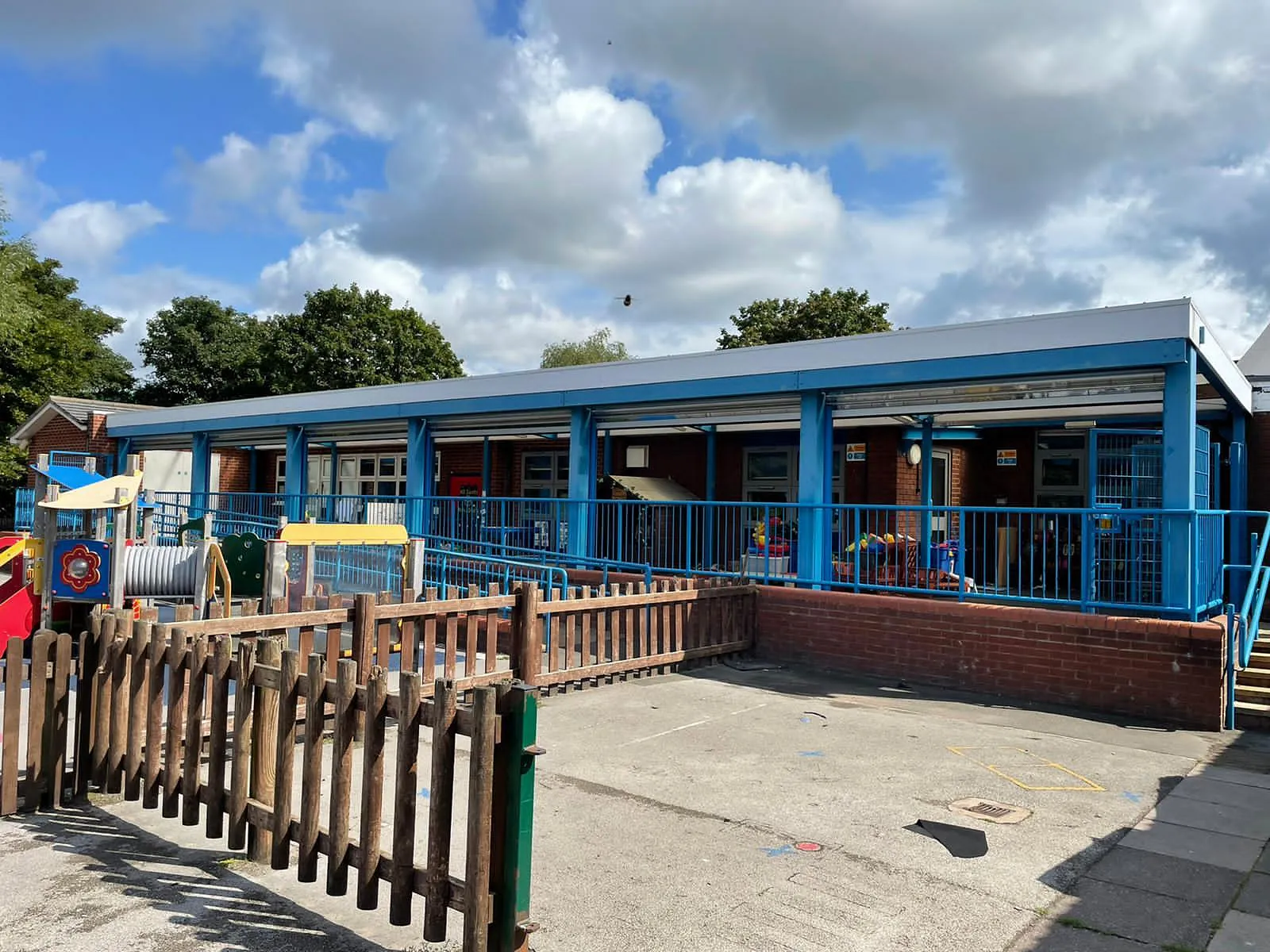 Transparent polycarbonate transpalink shutter at school